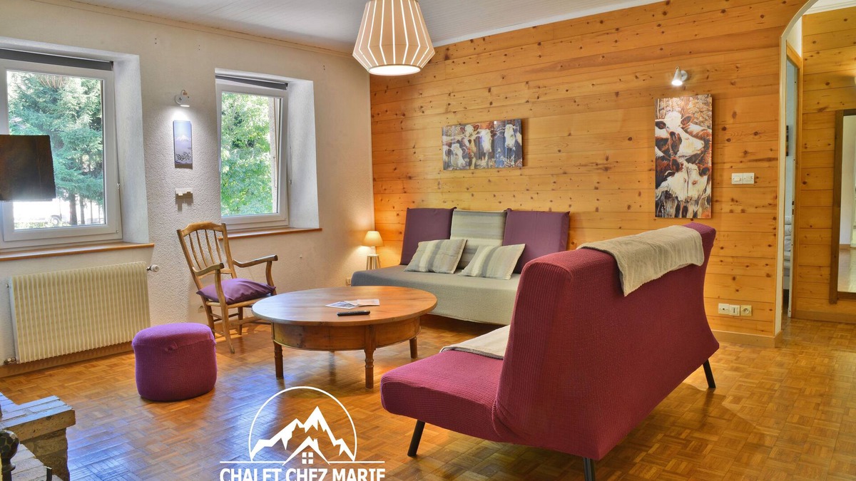 Montriond Apartment | Apartment 5/6 pers 70 m² Ground floor of chalet Chez Marie, terrace. 100 m ski bus.