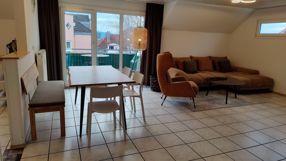 Hoyren Apartment | Apartment '5' with Lake View, Shared Terrace and Wi-Fi