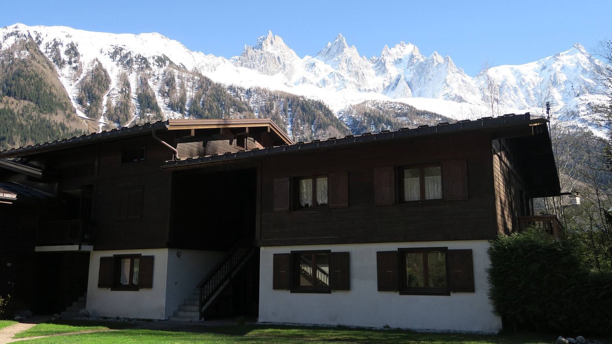 Les Praz-de-Chamonix Apartment | Apartment, 5 min from cable car, Mont Blanc view, sleeps 4, WIFI