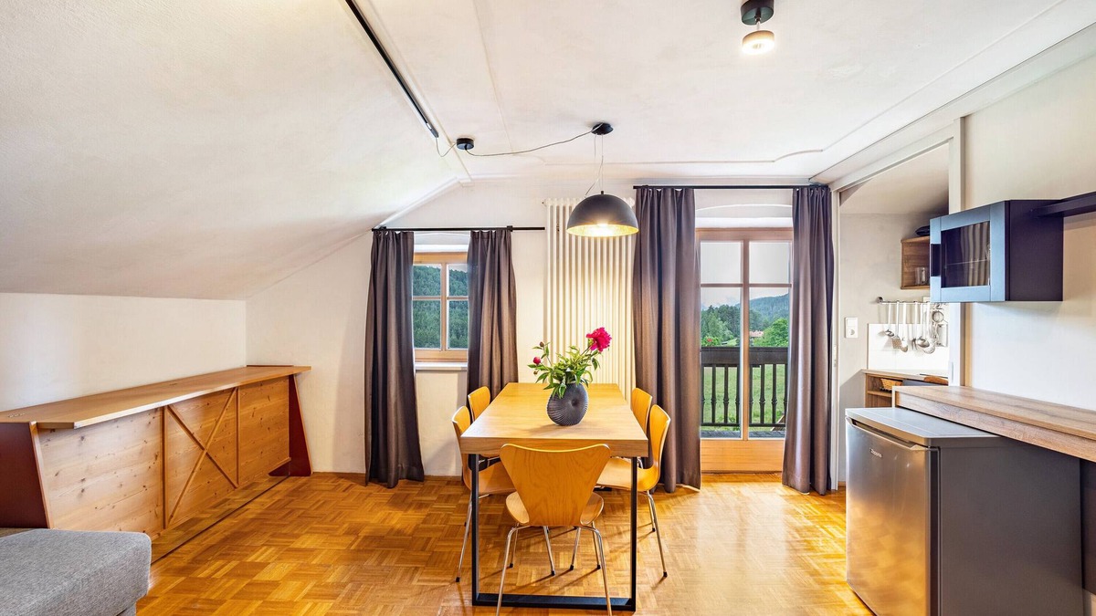 Issengo Apartment | Apartment '5' with Mountain View, Shared Pool and Wi-Fi