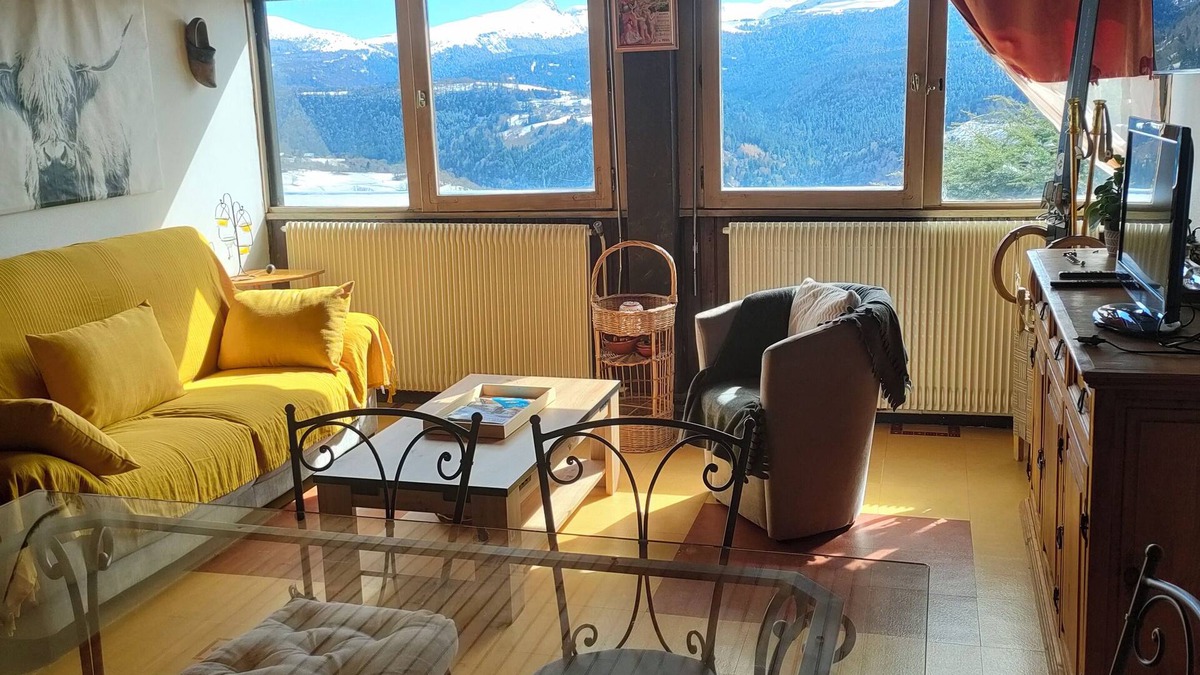 Murat-le-Quaire Apartment | Apartment 57 M2 exceptional view Private box