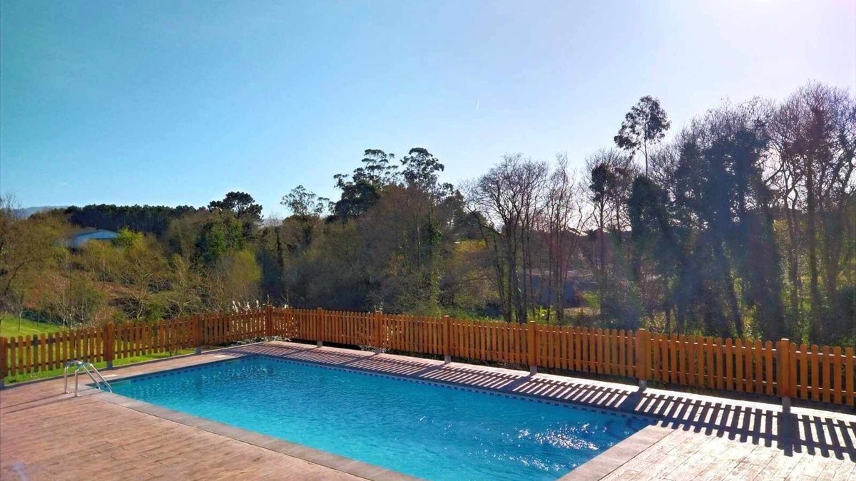 Serantes Apartment | Apartment 6: Three bedrooms, porch and swimming pool