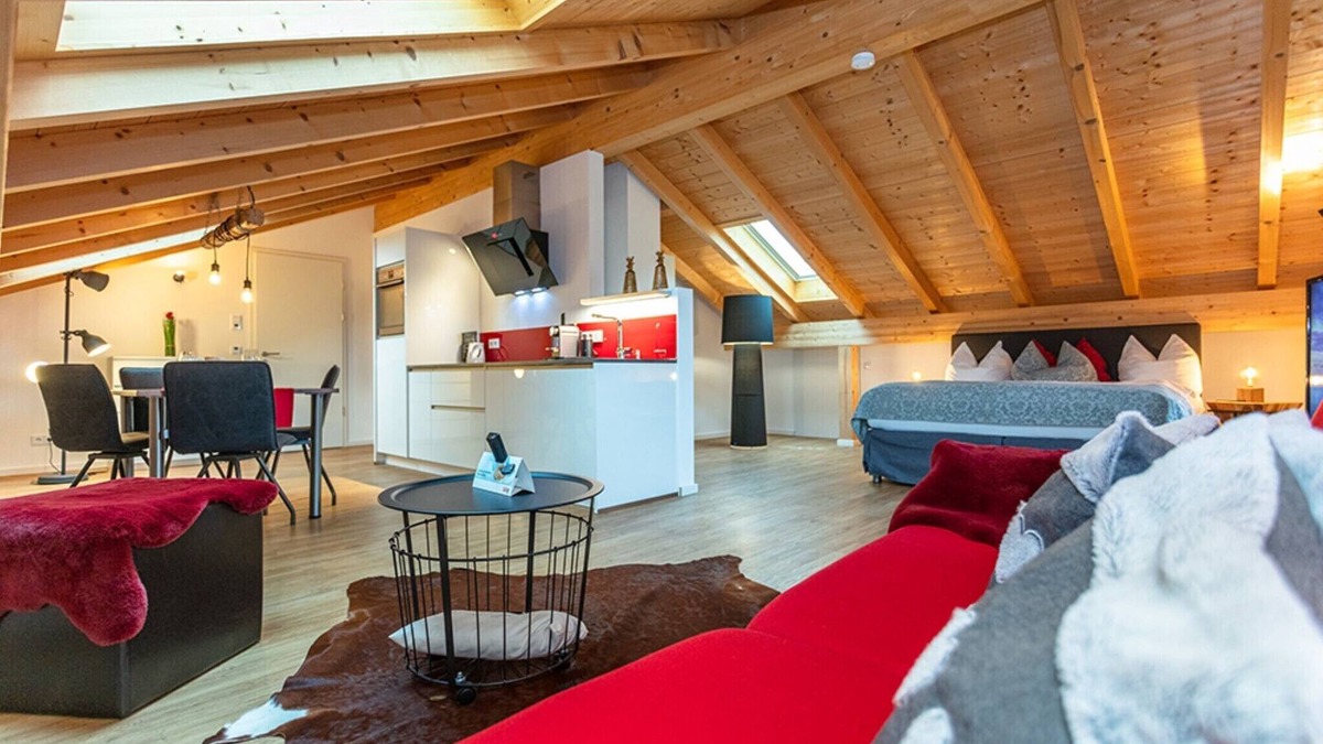 Gmain Apartment | Apartment 6 Penthouse Suite 64 sqm, 1-4 persons with large balcony