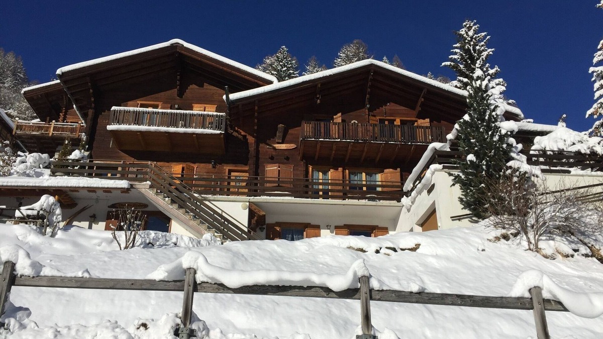 Grimentz Apartment | Apartment 6 people in chalet with garden, superb view, sunny!