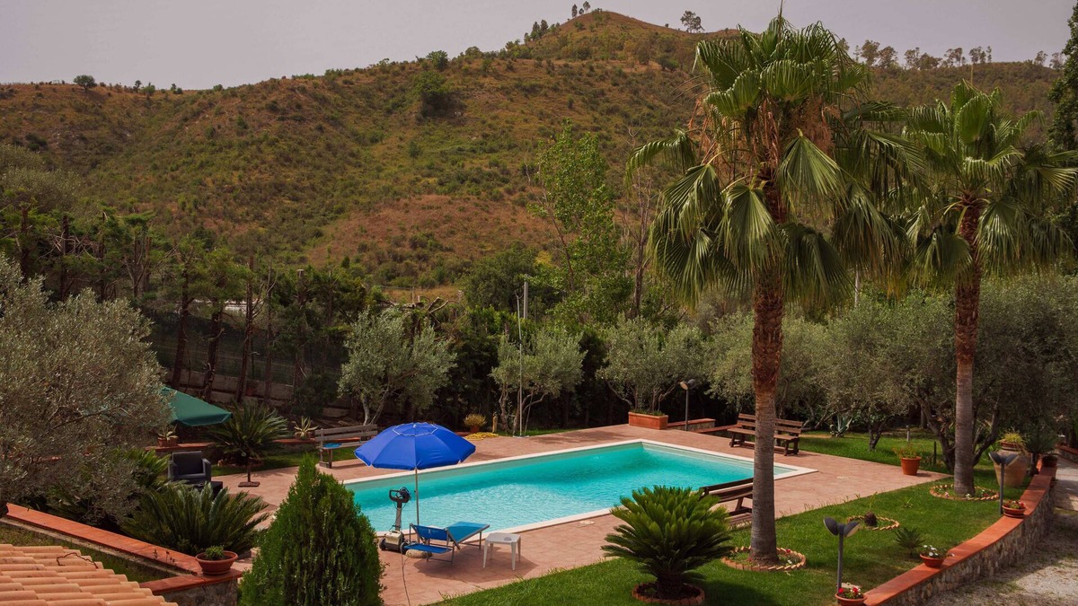 Santa Caterina Dello Ionio Marina Villa | Apartment 6 places with shared pool, surrounded by greenery 1 km from the sea!