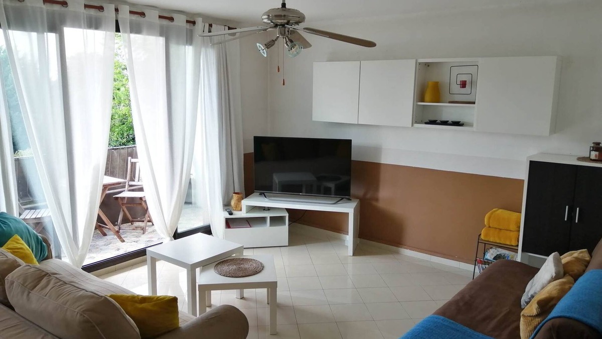 Mazargues Apartment | Apartment 68m²: Beach,City, Calanques, Vélodrome Stadium within Walking Distance