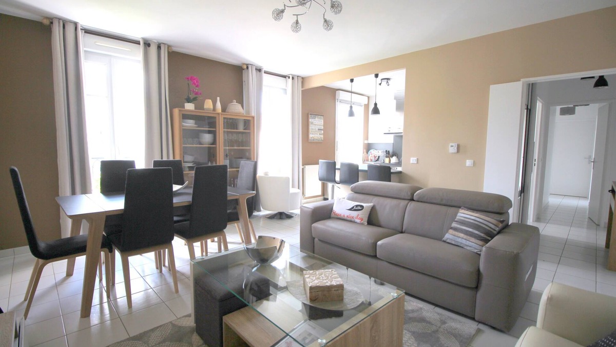Serris Apartment | Apartment 6pax Square Elysee Square Tuscan Square, 10min Disneyland (DANUBE 2)