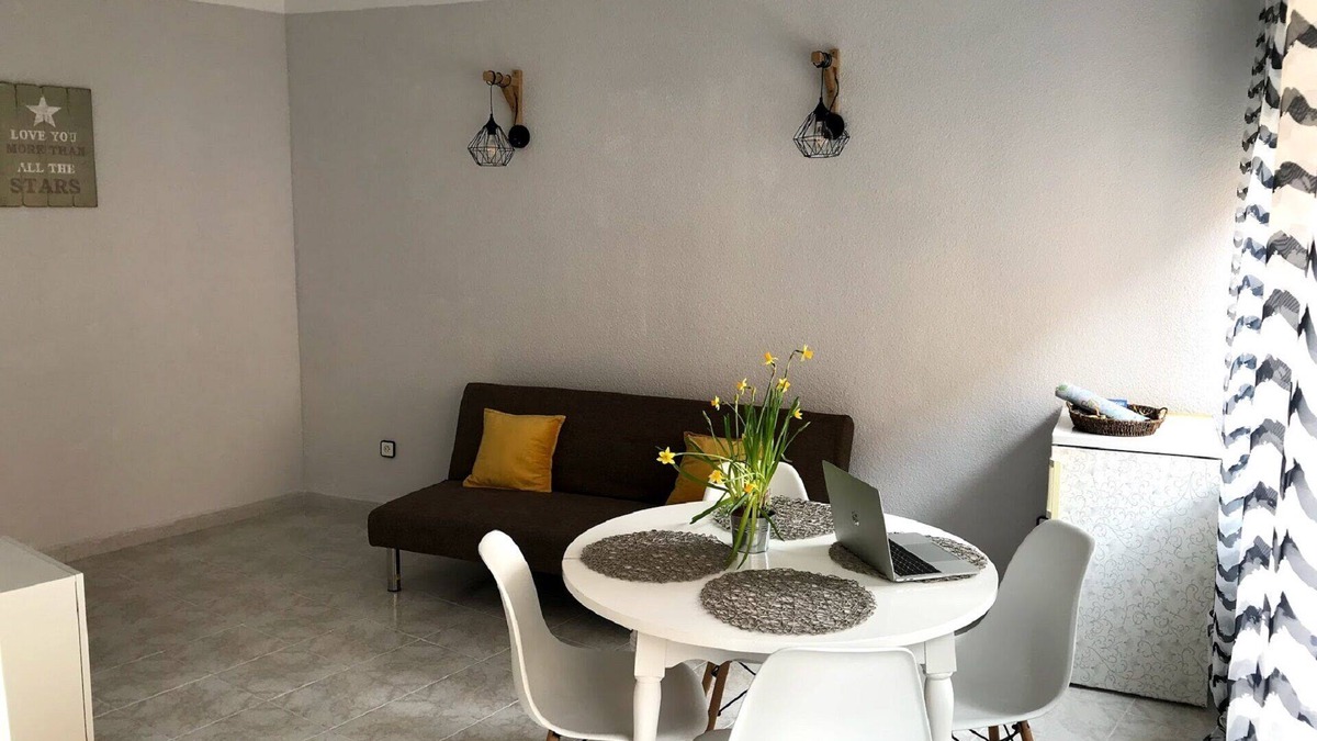 San Anton Apartment | Apartment 90 meters from the beach in the center