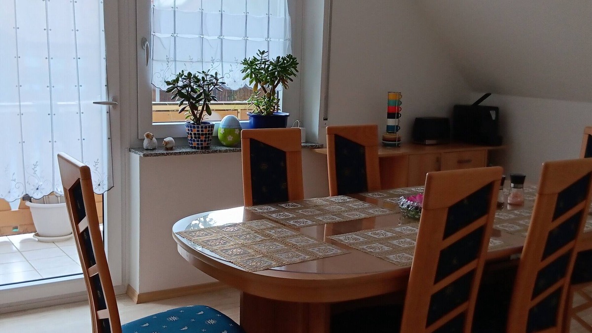Bodenwoehr Apartment | Apartment 97sqm with balcony and bathroom with shower and bathtub