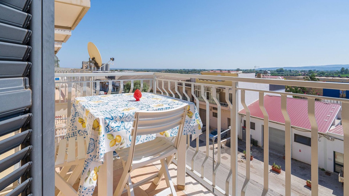 Floridia Apartment | Apartment 'A Casa Mia' with Sea View, Wi-Fi and Air Conditioning