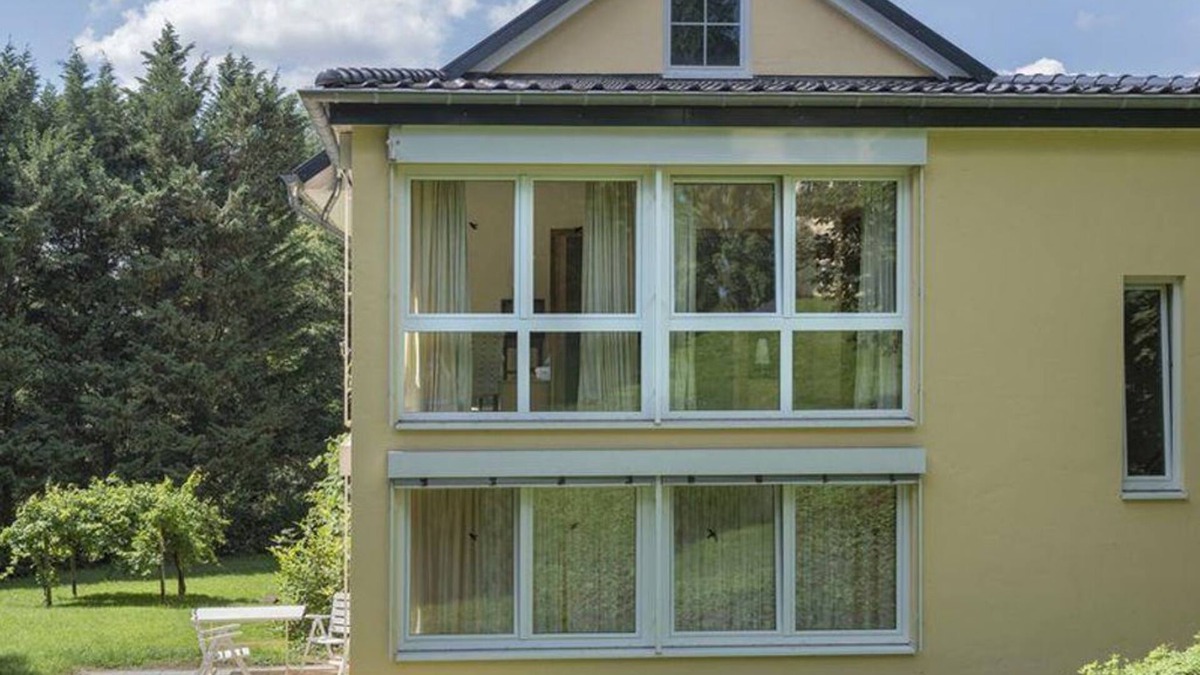 Kreuzweiler Bed & Breakfast | Apartment A downstairs with terrace - Thorn Castle