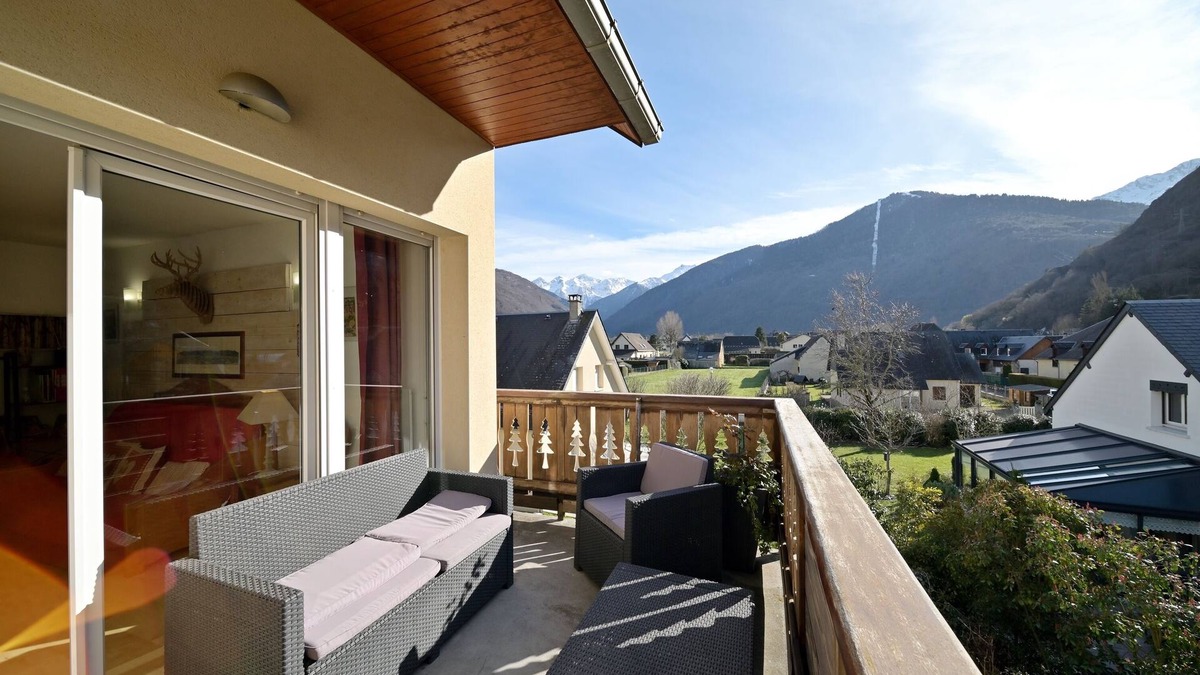 Bagneres-de-Luchon Apartment | Apartment 'A 208 Pics D'Aran' with Mountain View, Shared Pool and Wi-Fi