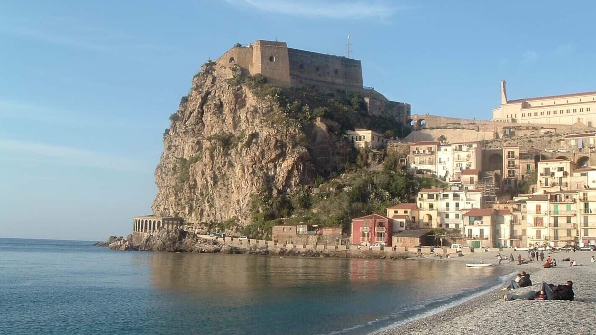 Scilla Apartment | Apartment a step away from the sea