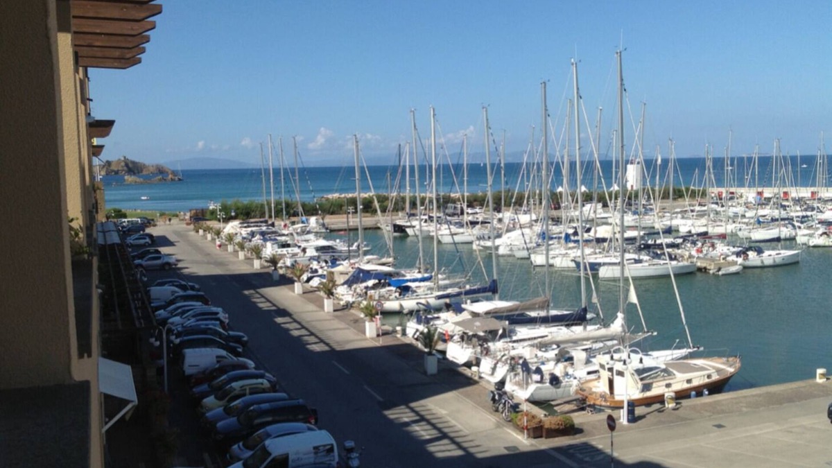 Punta Ala Apartment | Apartment a stone's throw from the sea