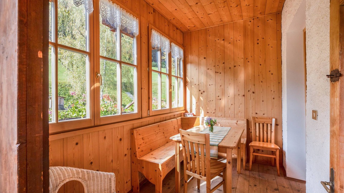 Montagna Apartment | 'Apartment Abendsonne' with Balcony & Wi-Fi