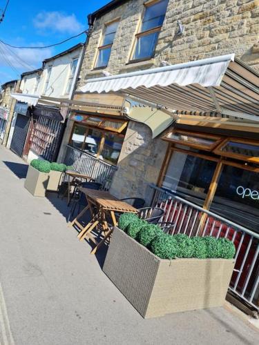 Consett Apartment | Apartment above Sweetharts bakery and coffeeshop in Blackhill, Durham
