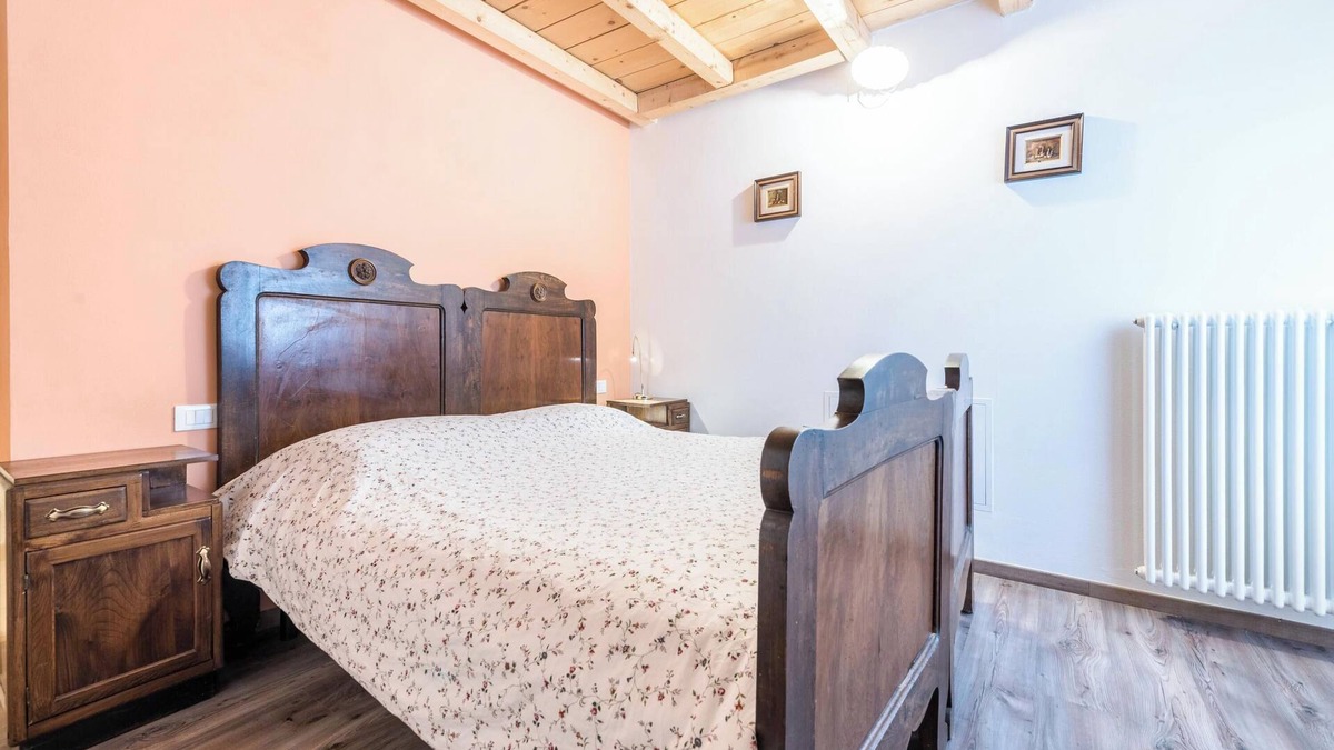 Canale di Tenno Apartment | Apartment Agriturismo "Al Gallo Nero Rosso" near Lake Garda with Garden & Wi-Fi