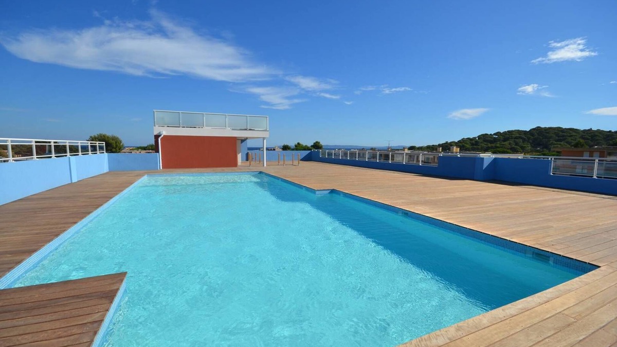 La Faviere Apartment | APARTMENT AIR CONDITIONING SWIMMING POOL ON THE ROOF