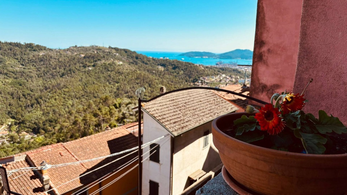 Valeriano Lunense Apartment | Apartment 'Al Castello - Appartamento 2'
