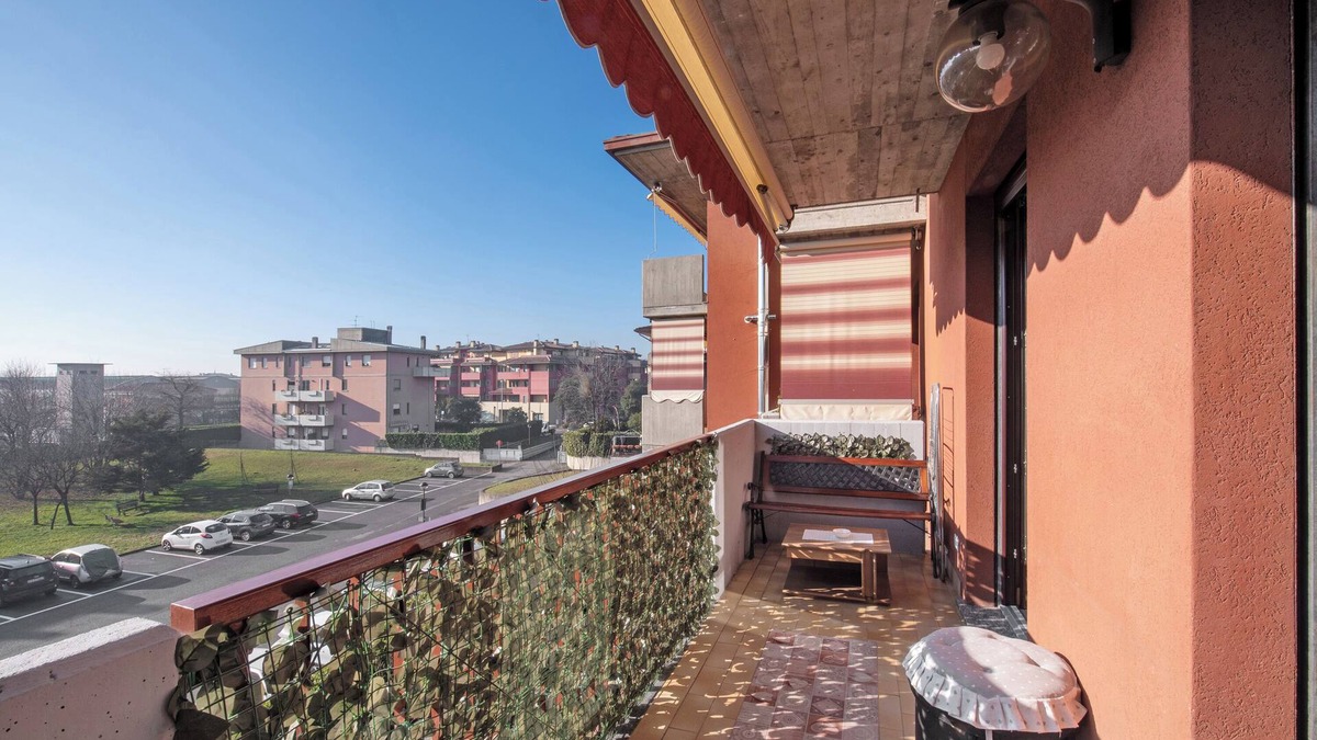 Seriate Apartment | Apartment 'Alle Porte Di Bergamo' with Balcony and Wi-Fi
