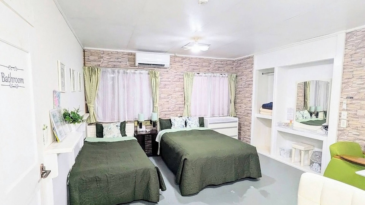 Kadena-cho Apartment | Apartment along Park Avenue Westernstyle twin room Fresh American accommodates up to 3 adults/Okinawa Okinawa