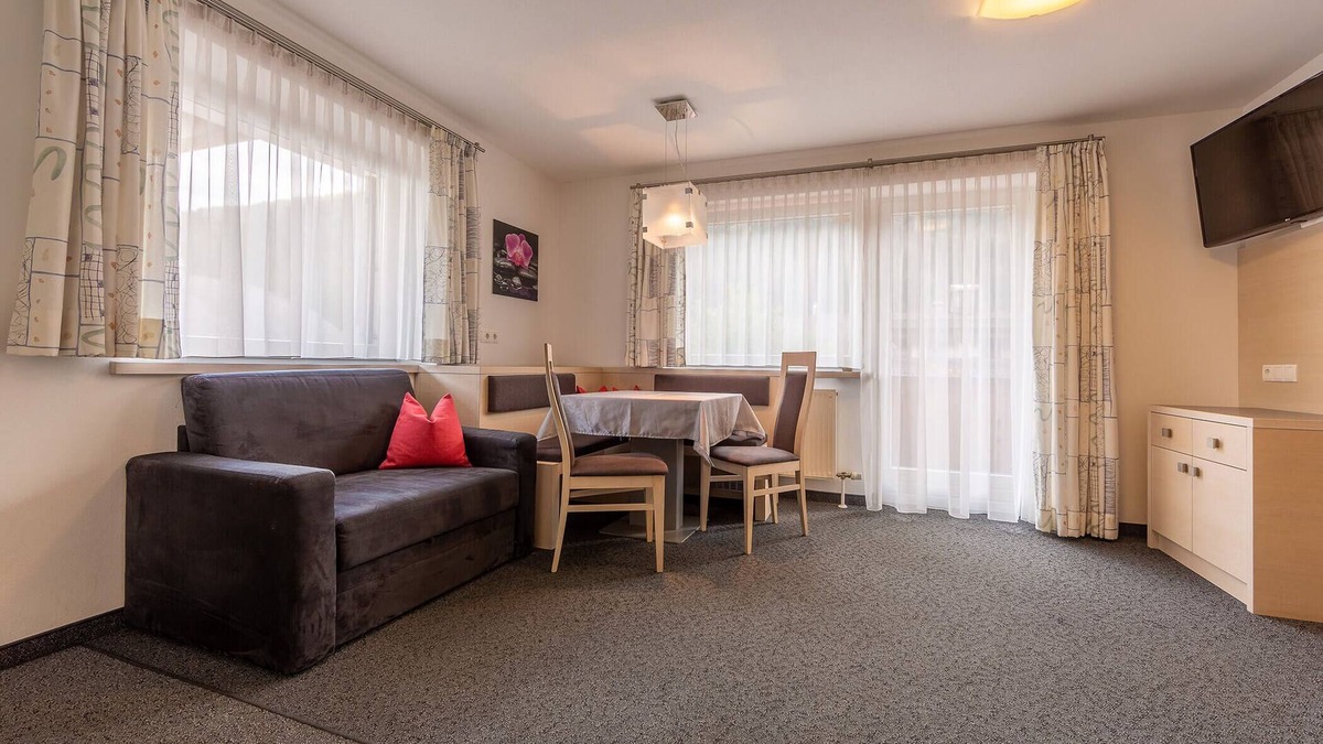 Prato alla Drava Apartment | Apartment 'Alpengruss Ignis' with Mountain View, Shared Garden and Wi-Fi