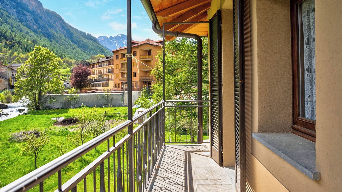 Acceglio Apartment | Apartment 'Alta Valle Maira B' with Mountain View, Shared Garden and Wi-Fi
