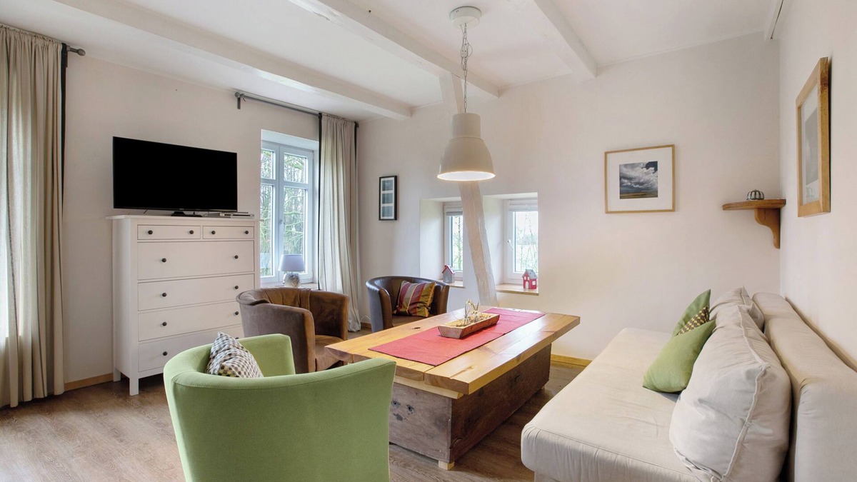 Hemme Apartment | Apartment 'Alter Kornspeicher In Hemme' with Shared Terrace, Shared Garden and Wi-Fi