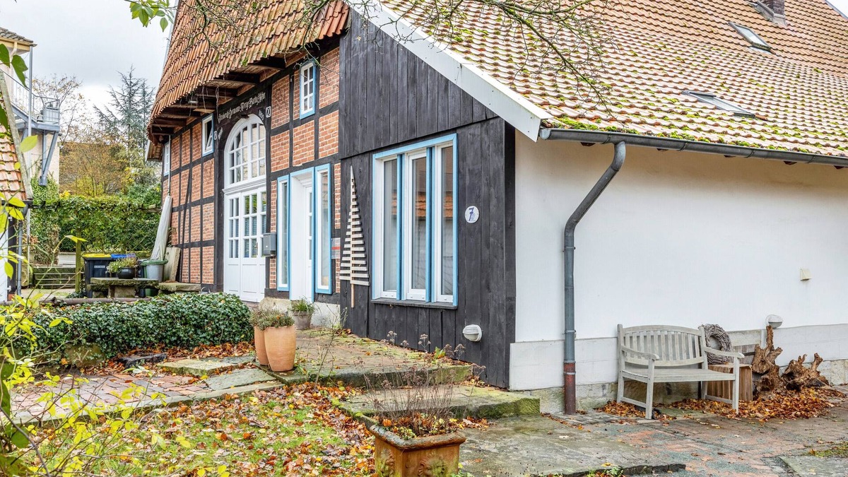 Nienstadt Apartment | Apartment 'Alter Laden' with Private Terrace, Shared Garden and Wi-Fi