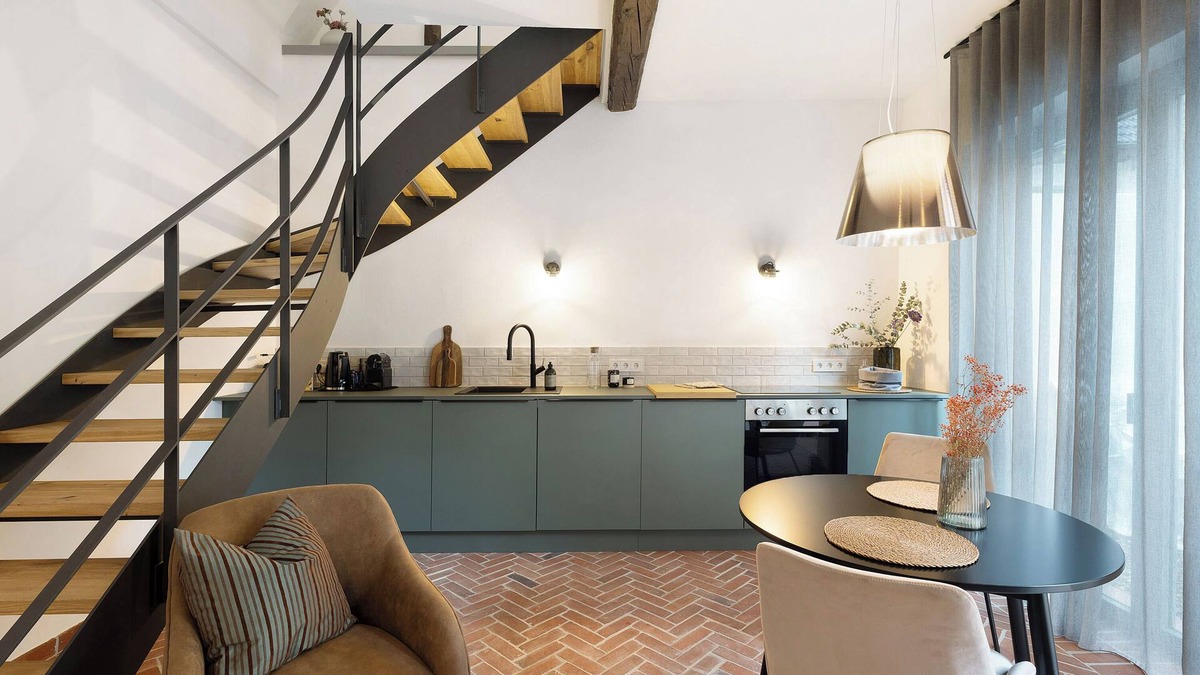 Gleisweiler Apartment | Apartment "Altes Pfarrhaus - das Kelterhaus" with Shared Terrace & Wi-Fi