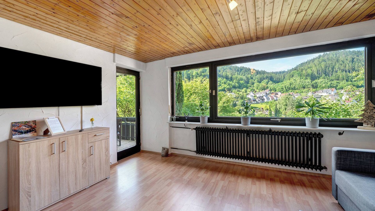 Schiltach Apartment | Apartment 'Am Lehen' with Mountain View, Private Terrace and Wi-Fi
