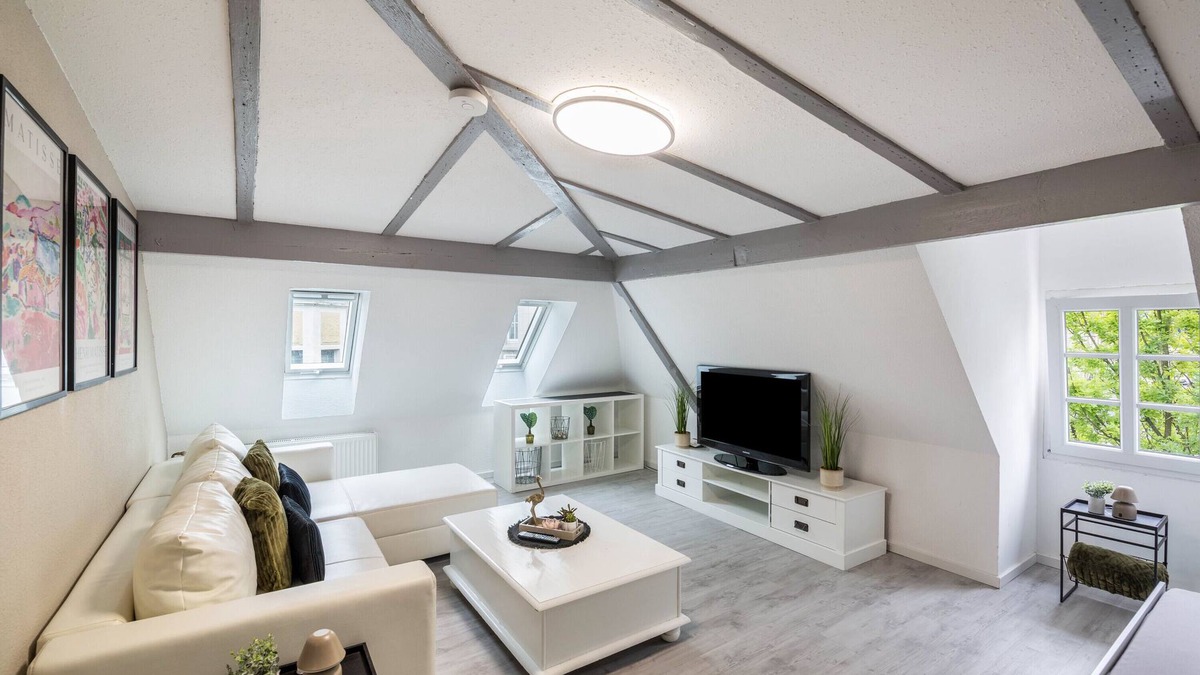 Lennep Apartment | Apartment 'Am Röntgenmuseum' with Wi-Fi