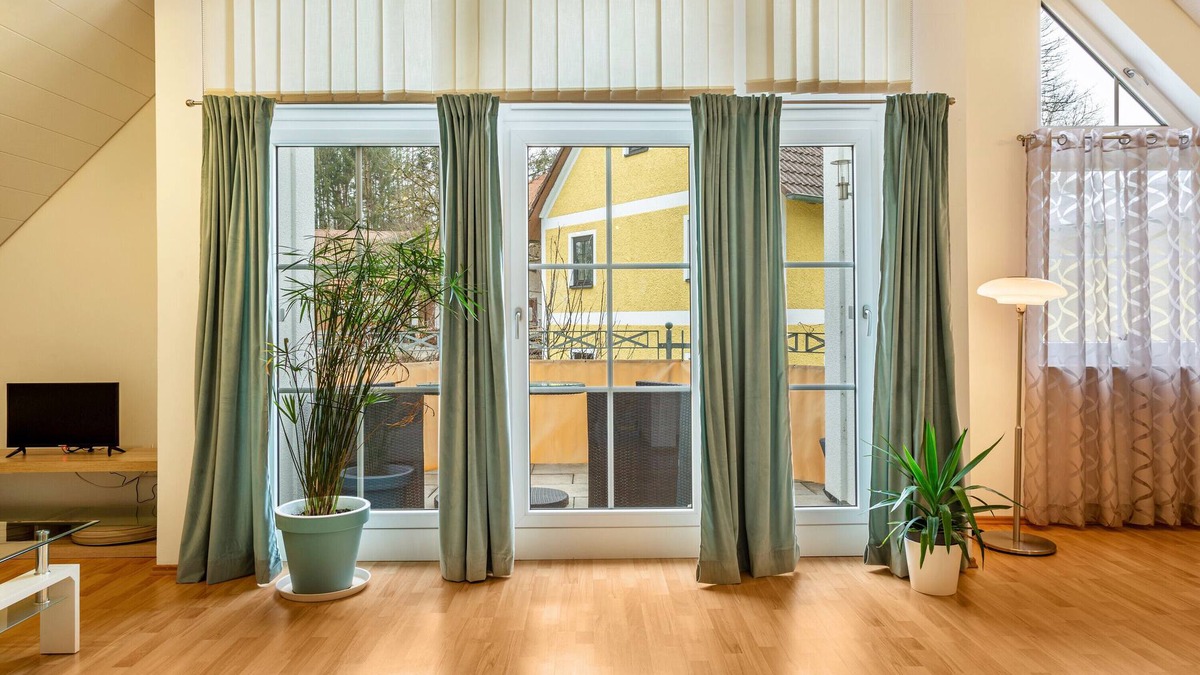 Dachau District Apartment | Apartment 'Am Schlossberg' with Balcony and Wi-Fi