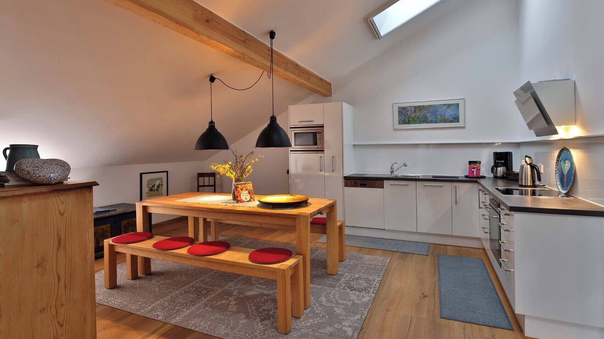 Traunreut Apartment | Apartment am Weiher, 90 sqm, 2 bedrooms