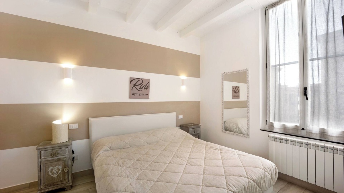 Albenga Apartment | Apartment 'Ama' with Balcony, Wi-Fi and Air Conditioning