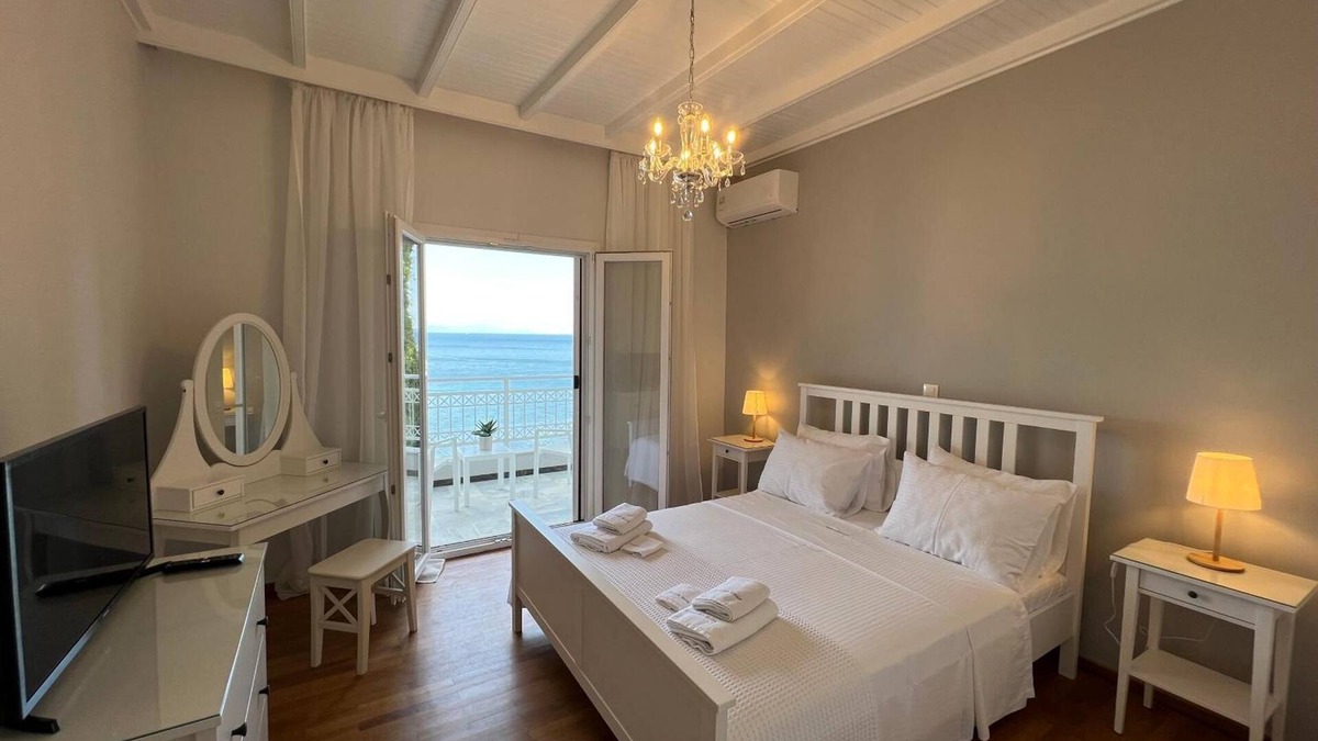 Benitses Apartment | Apartment 'Amaranth Rose' with Private Garden, Wi-Fi and Air Conditioning