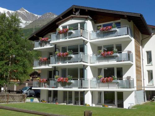 Saas Grund Apartment | Apartment Amici-2 by Interhome