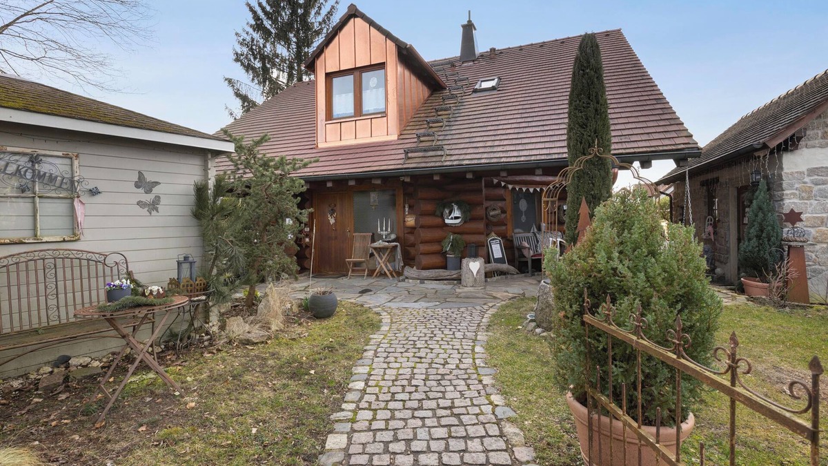 Singen Apartment | Apartment 'Ammiel' with Private Garden and Wi-Fi