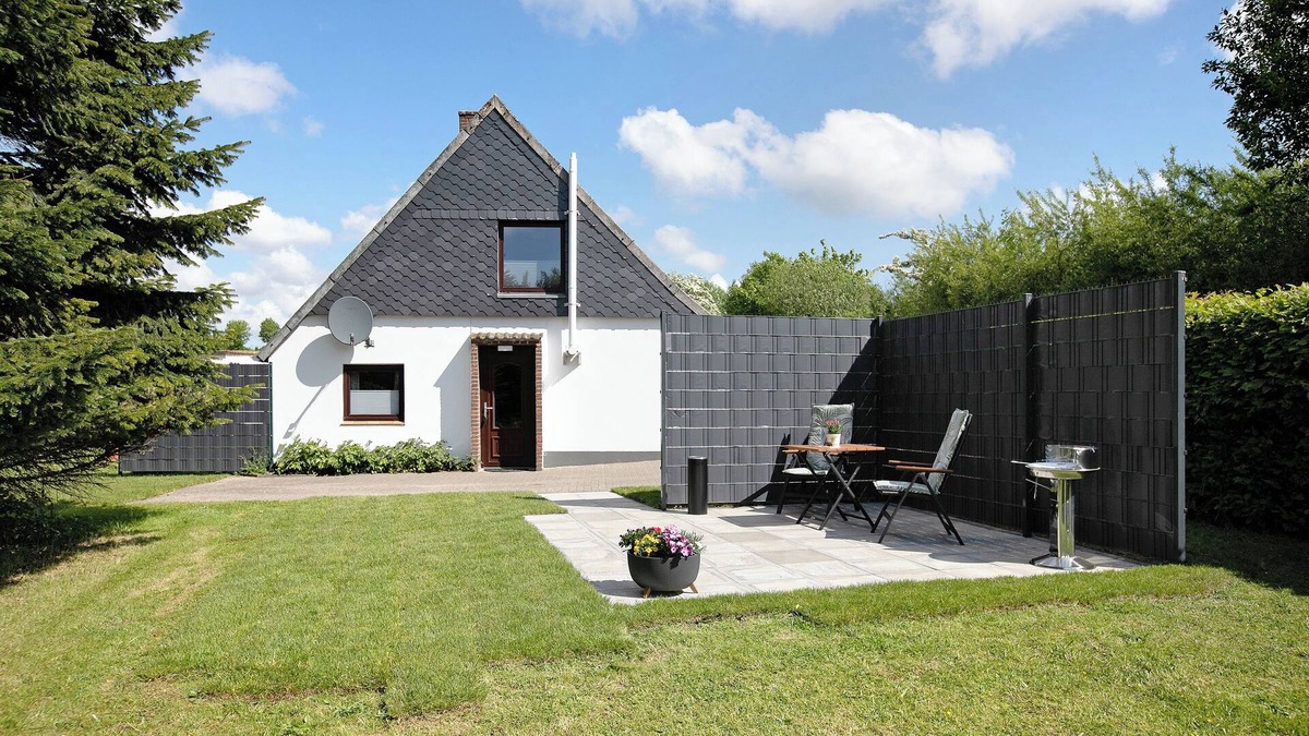 Boren Apartment | Apartment "An der Rehkoppel" with Private Garden & Wi-Fi