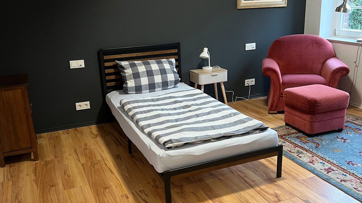 Neukirchen-Vluyn Apartment | Apartment 'An Littard Kull' with Private Terrace and Wi-Fi