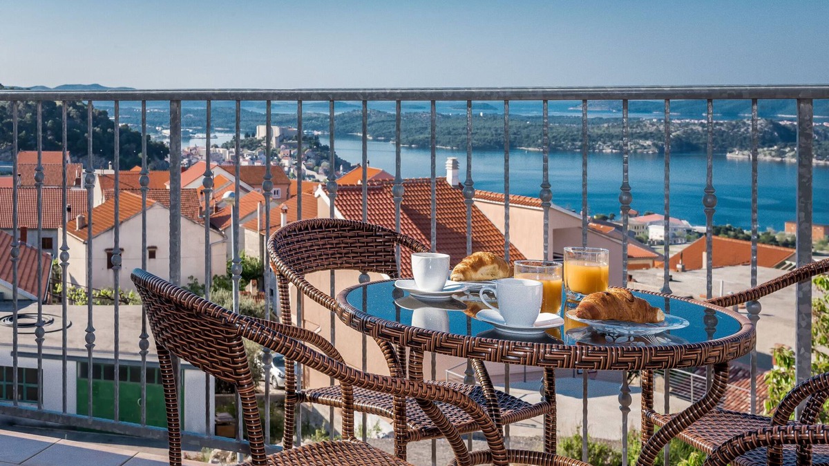 Meterize Apartment | Apartment Anamarija with sea view (96871-A1) - Sibenik