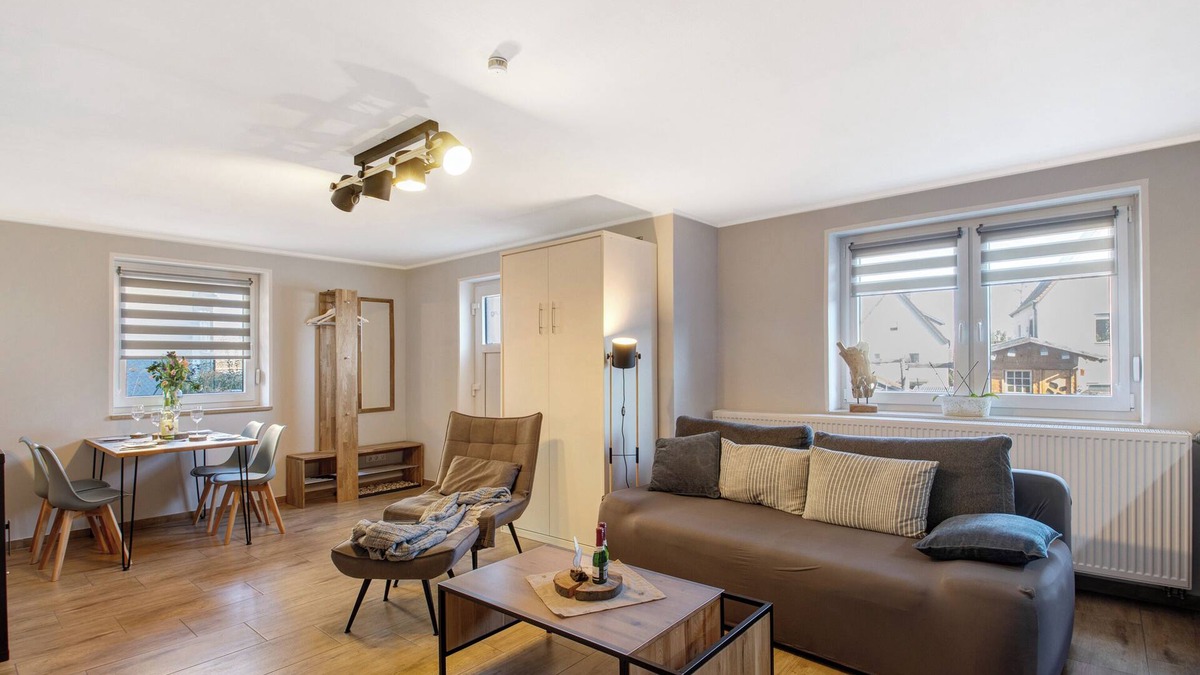 Naumburg Apartment | Apartment 'Andreas' with Shared Terrace, Shared Garden and Wi-Fi