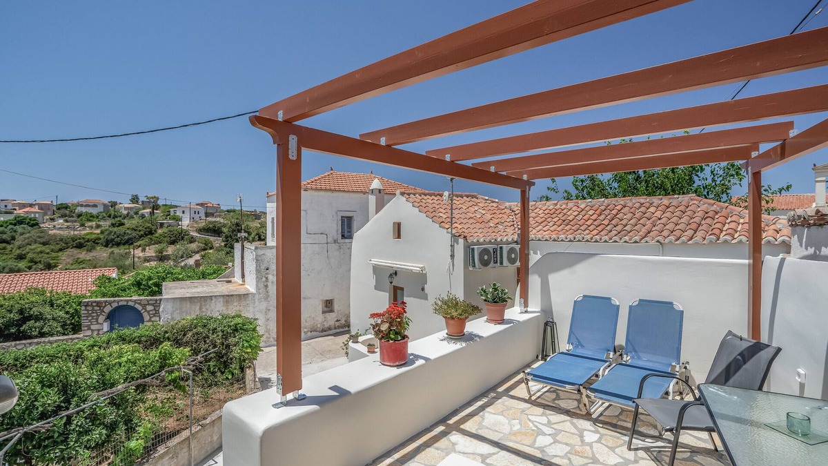 Kithira Apartment | Apartment 'Angel’s Studio' with Shared Terrace, Wi-Fi and Air Conditioning
