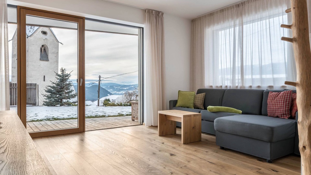 Lajen Apartment | Apartment "Anger Living Raschötz" with Mountain View, Shared Garden & Wi-Fi