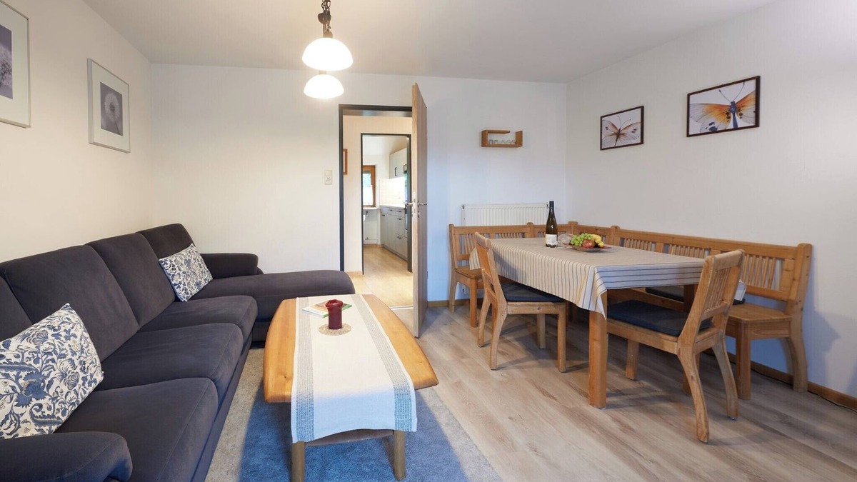 Gmain Apartment | Apartment Anna 60 sqm, 1-4 persons with 2 bedrooms and balcony