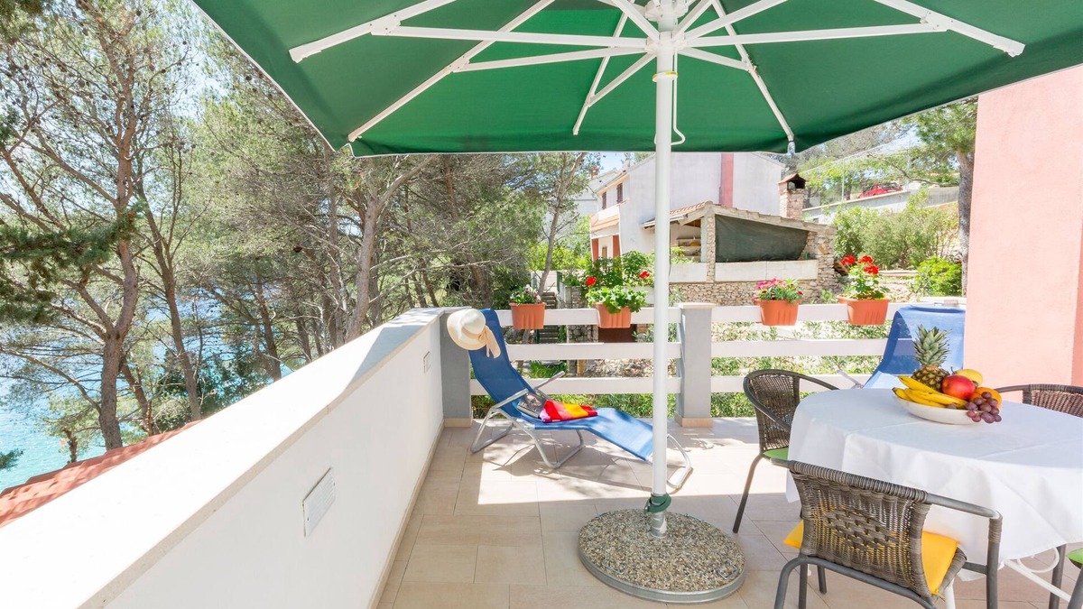 Cove Osibova (Milna) Apartment | Apartment Ante (42931-A1) - Milna - island Brac
