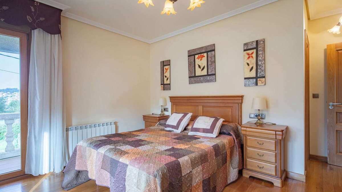 Cangas Apartment | Apartment 'Apartamento 11' with Shared Pool, Private Terrace and Wi-Fi