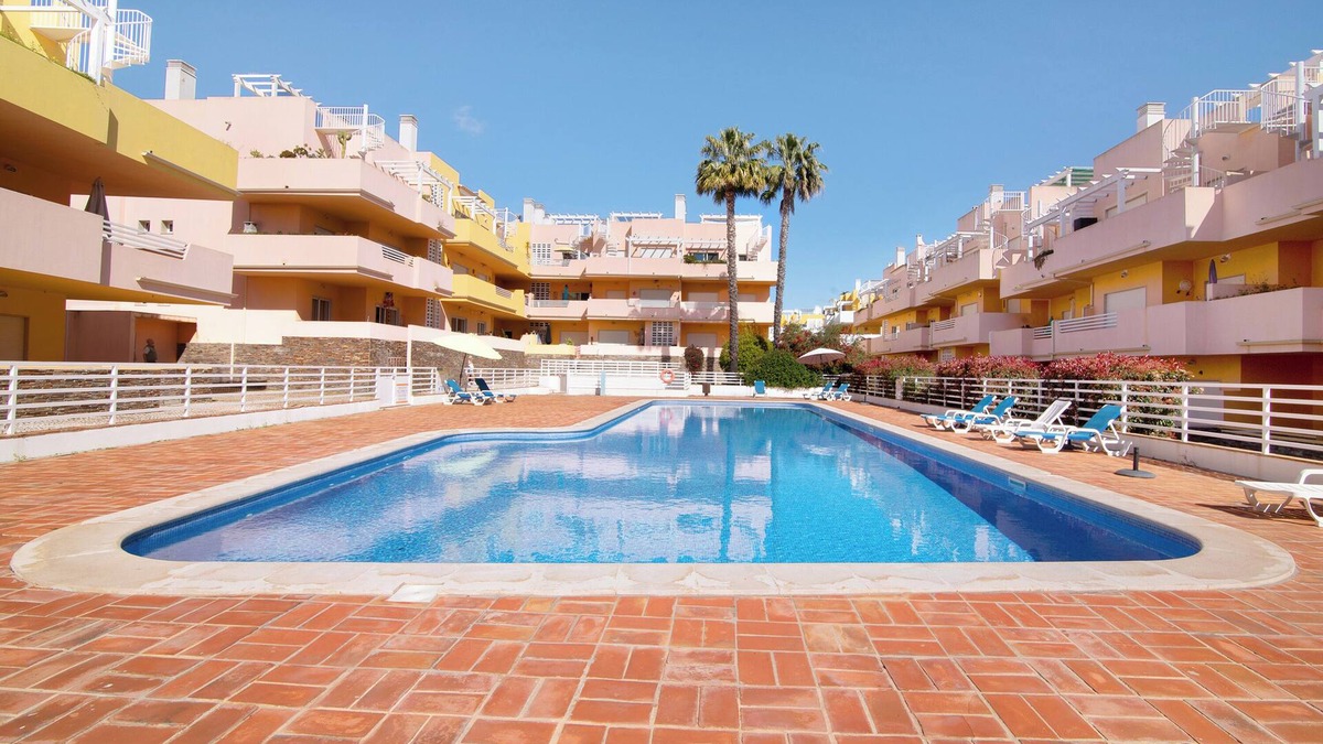 Canada Apartment | Apartment 'Apartamento Royal Cabanas Golf' with Shared Pool, Wi-Fi and Air Conditioning