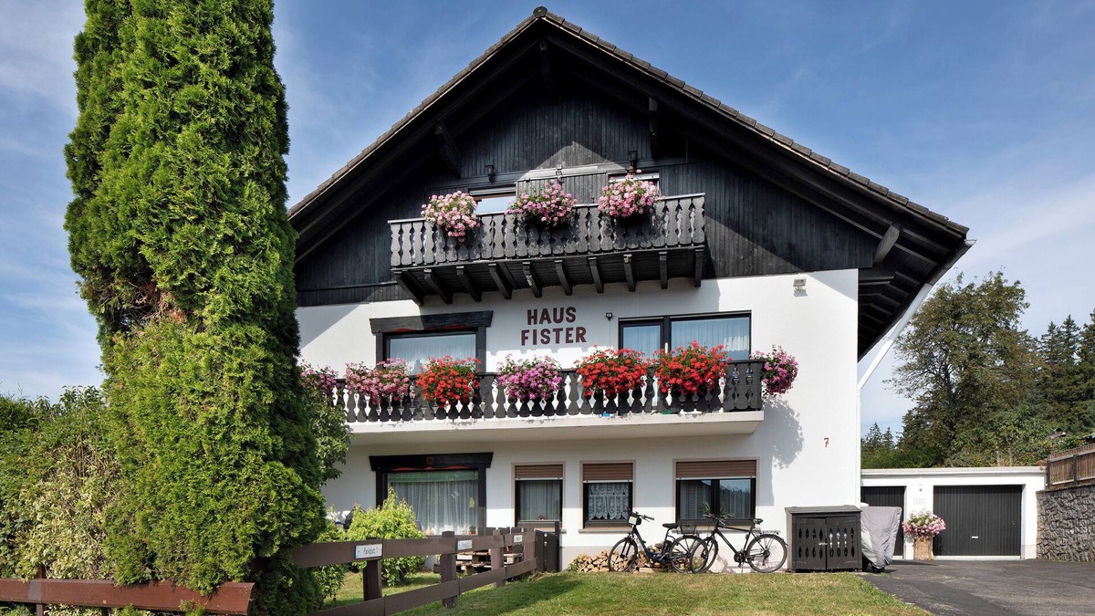 Schluchsee Apartment | Apartment 'Apartmenthaus Fister' with Lake View, Shared Garden and Wi-Fi