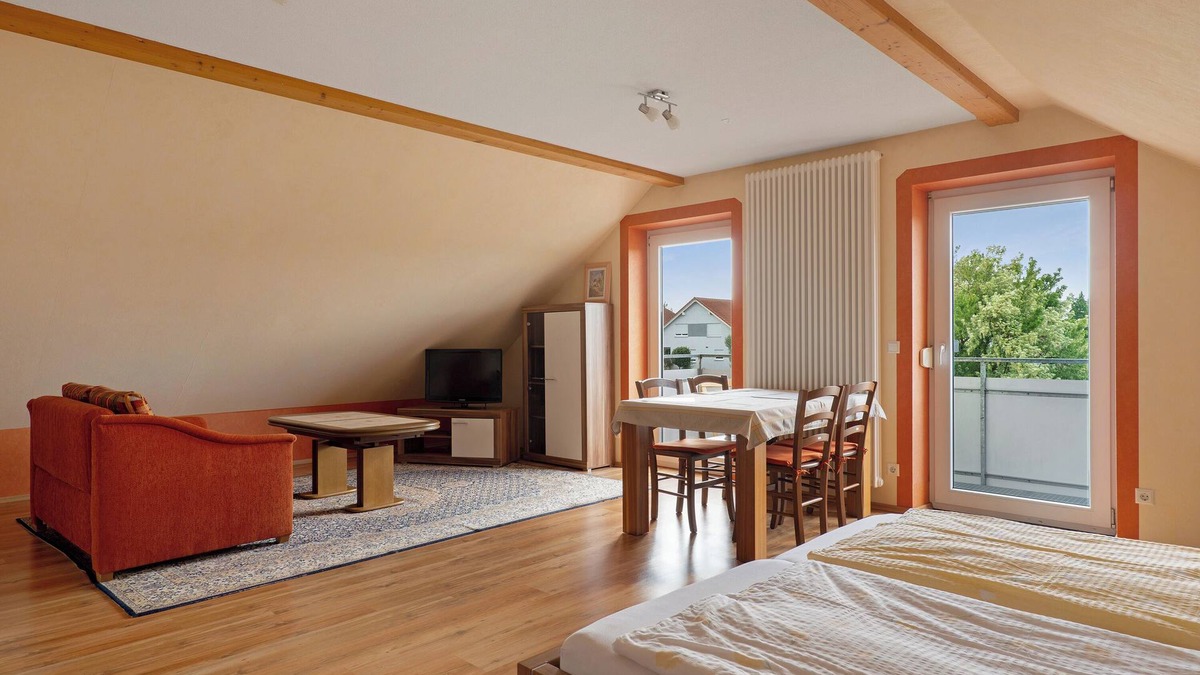 Obersulm Apartment | Apartment 'Apfelbaum' with Balcony and Wi-Fi